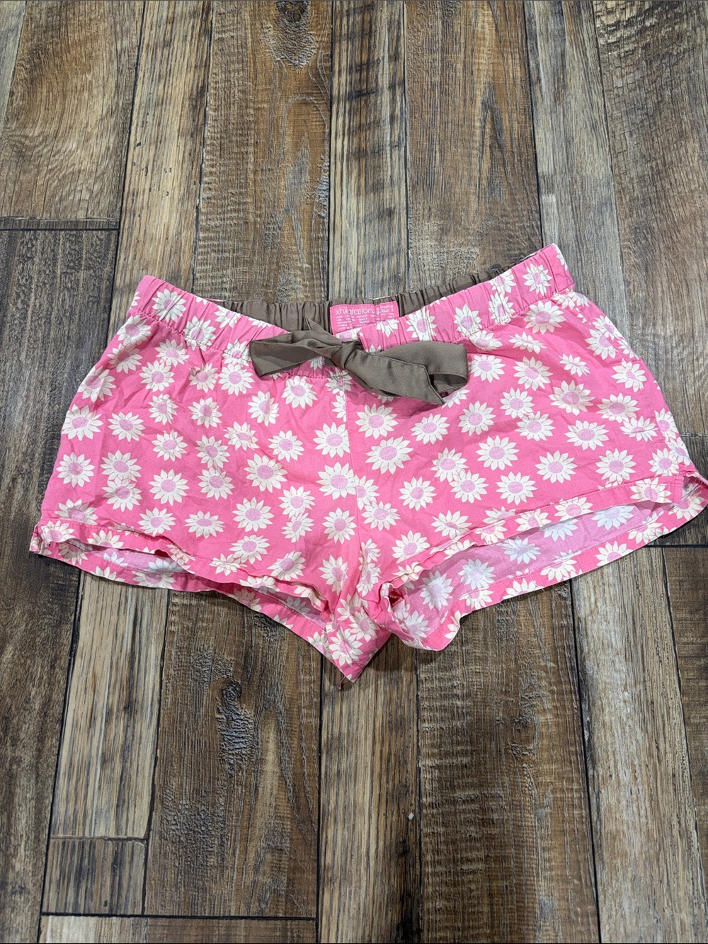 Pink Daisy Print Women's Lounge Shorts with Tie Waist